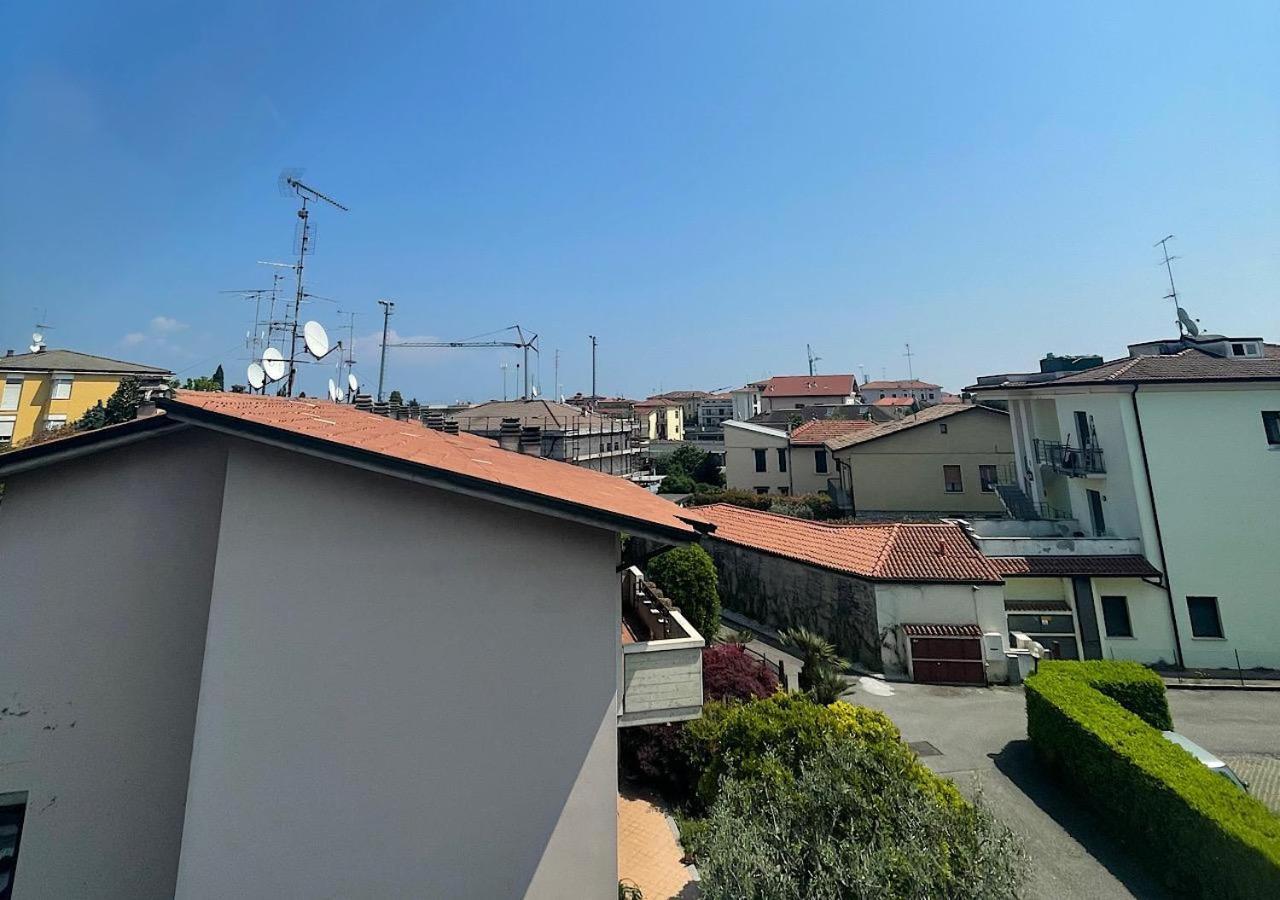 La Magnolia Apartaments IV Tulip Desenzano del Garda Exterior photo